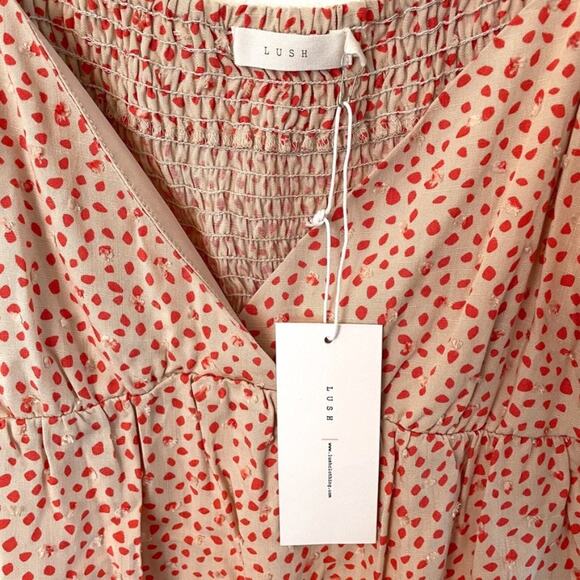 NWT Lush V-neck Puffy Sleeve Polka Dot Blouse Sz S - Picture 4 of 5